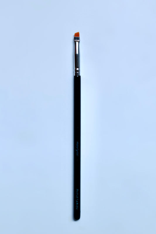 Angled Eyeliner Brush