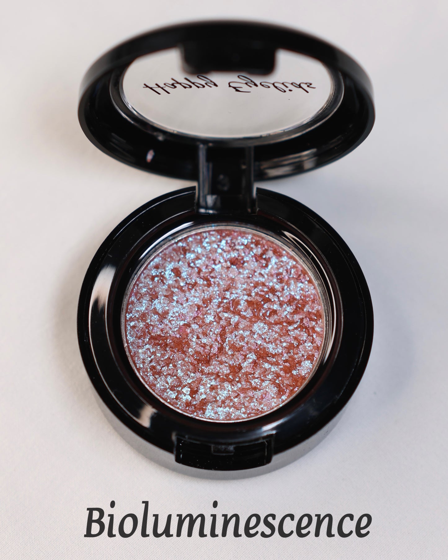 “REGALIA BEAM” MULTICHROME SINGLE EYESHADOW
