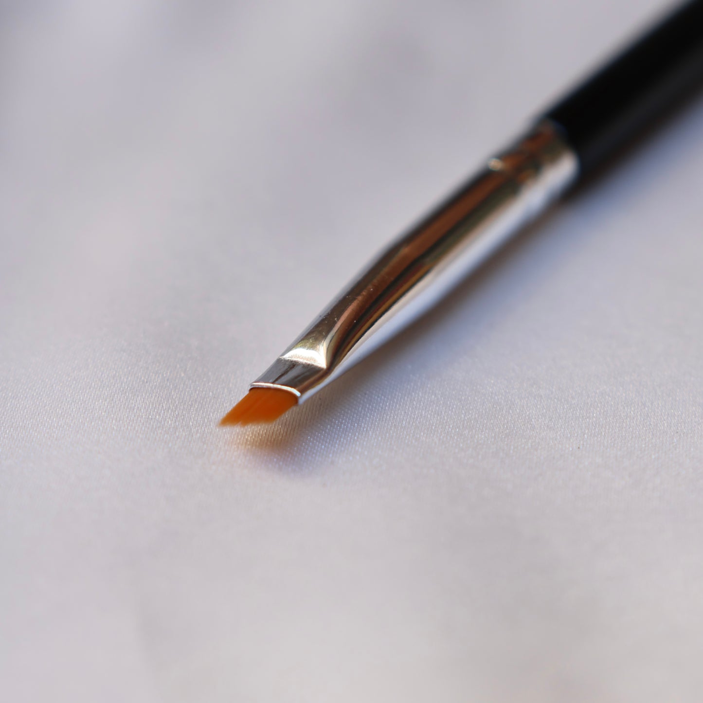 Angled Eyeliner — Workflow Precision Tool