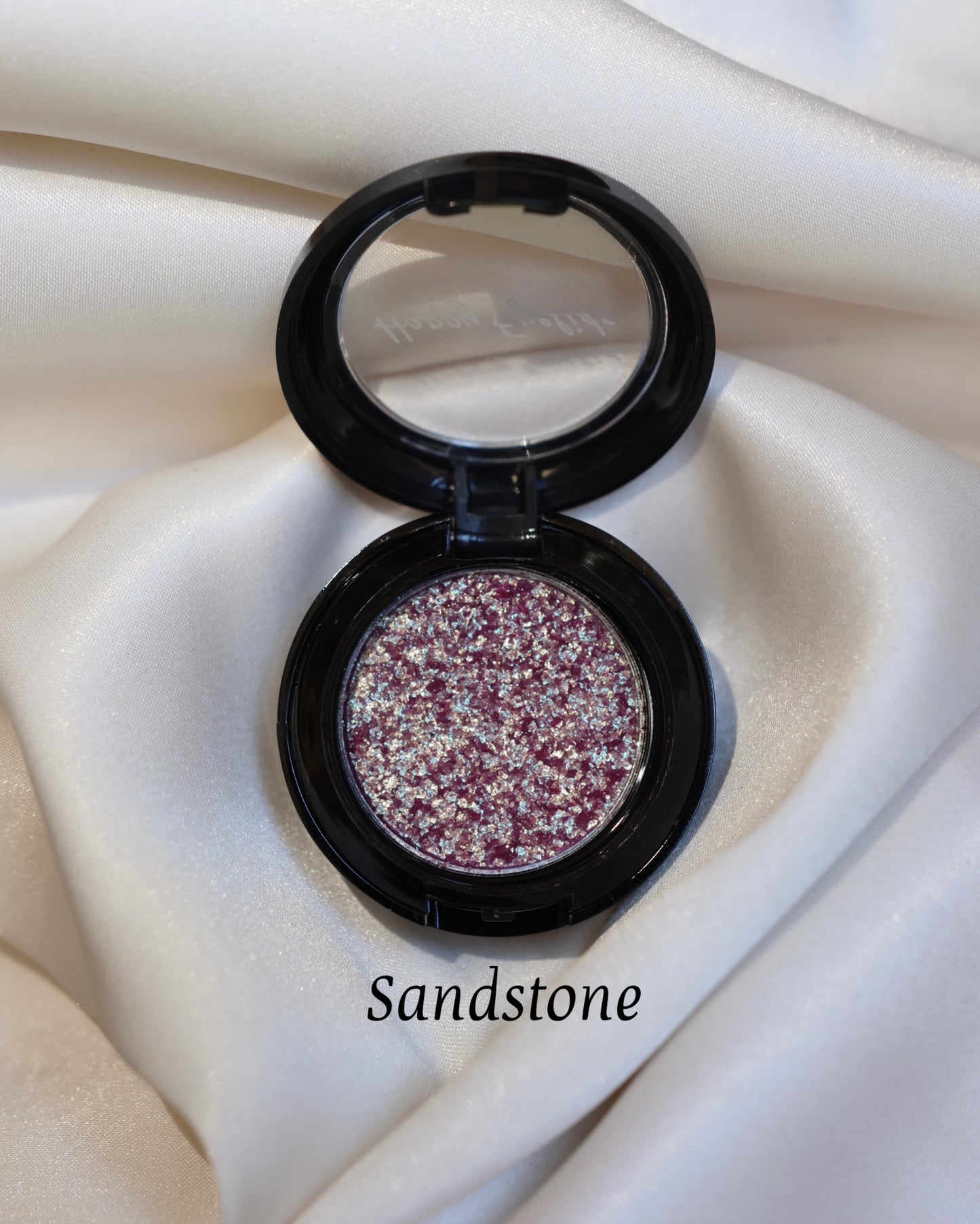 “REGALIA BEAM” MULTICHROME SINGLE EYESHADOW