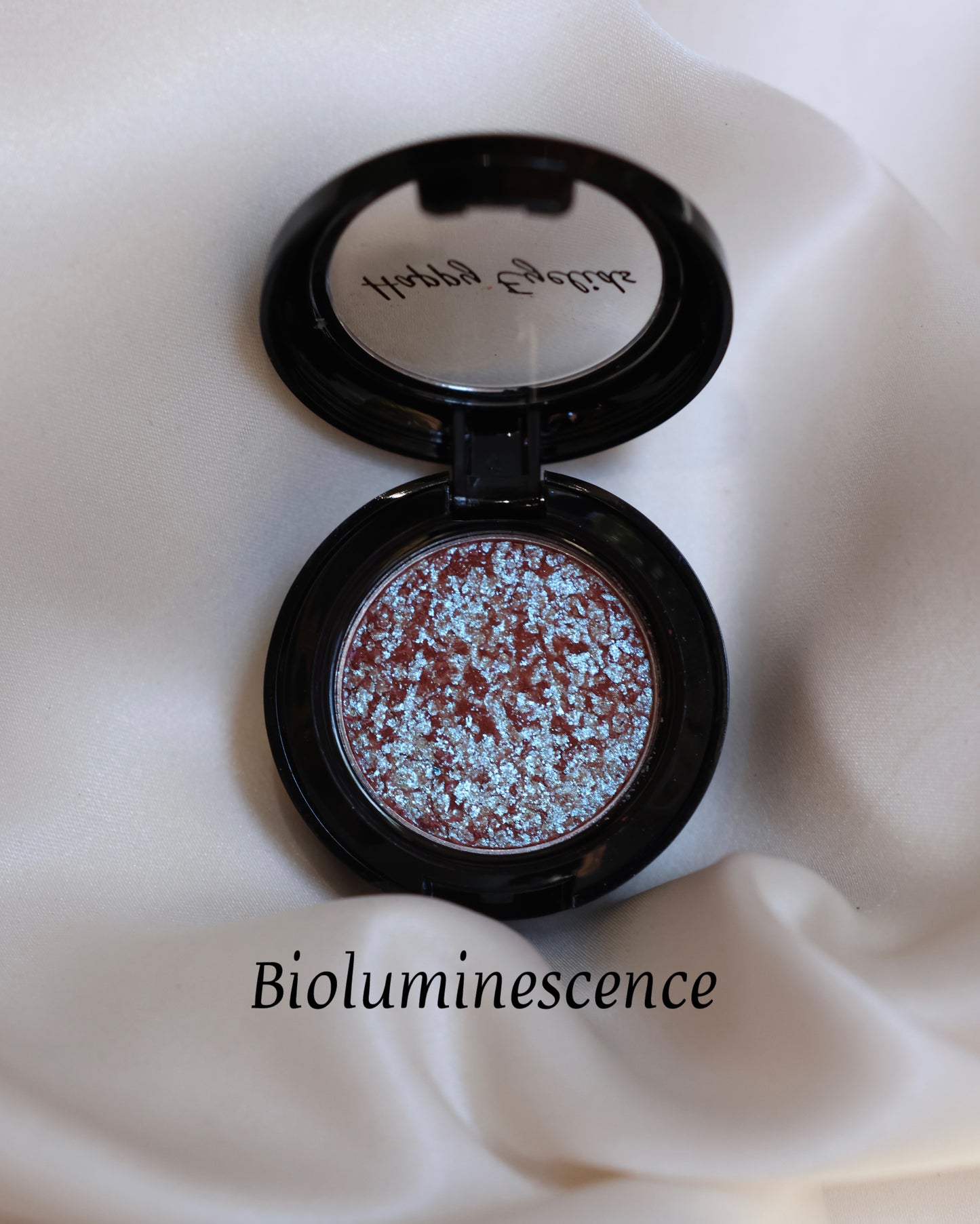 “REGALIA BEAM” MULTICHROME SINGLE EYESHADOW