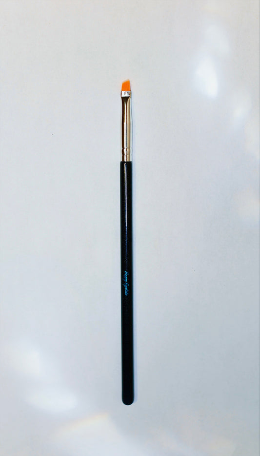 Angled Eyeliner Brush